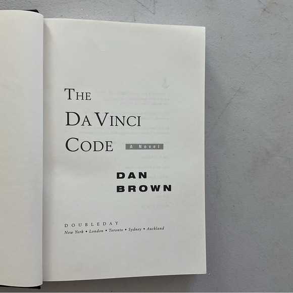 The Da Vinci Code by Dan Brown Hardcover Book - Picture 3 of 6